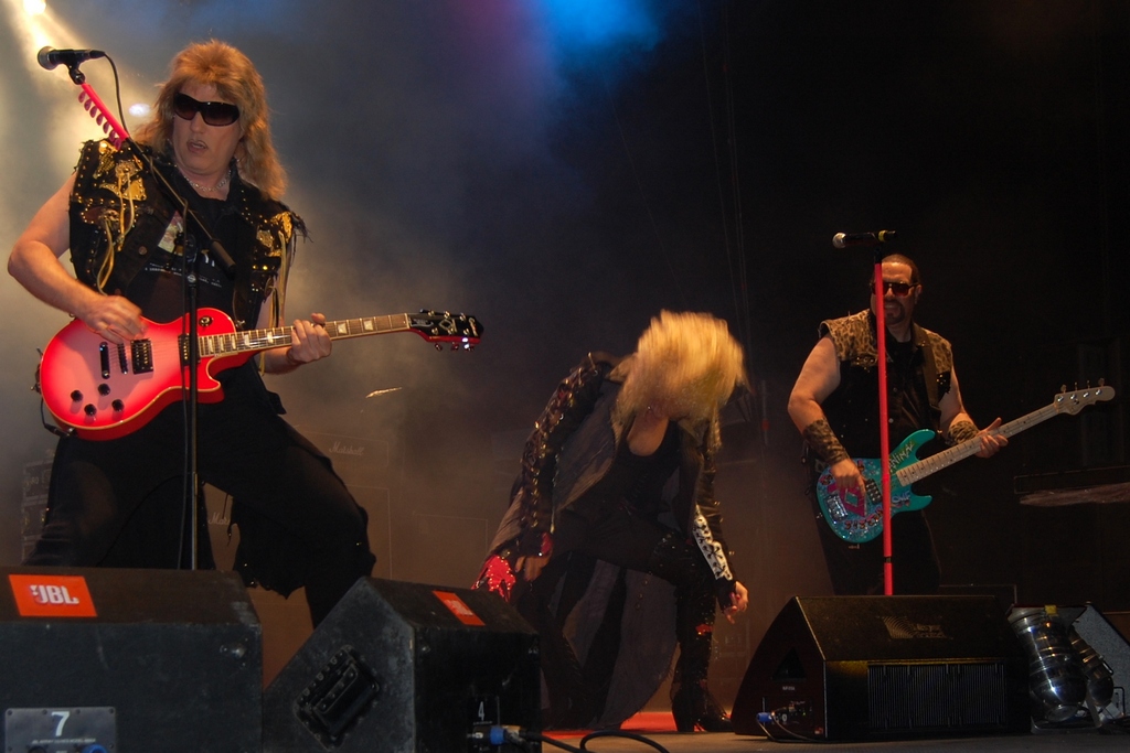 3 Twisted Sister 04.jpg
